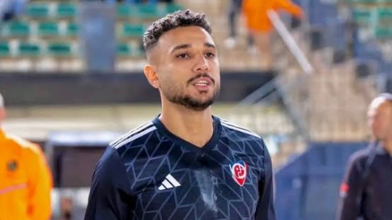 كشف الغندور اتفاق الأهلي وبتروجيت على ضم المدافع هادي رياض